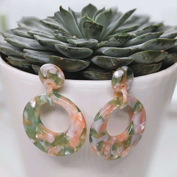 ANTHROPOLOGIE x ZENZII Deedee Resin Drop Earrings - Picture 3 of 7